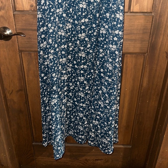 Women's Floral Front Tie Midi Dress - Picture 4 of 8